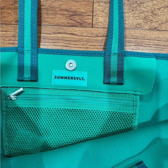 Summersalt The Perfect Beach Tote Neoprene Bag Carryall FAB FIT Green OS - Picture 2 of 5